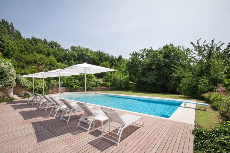 Fully equipped lovely villa with hot tub, patio & grill | Pets are welcome — photo 4