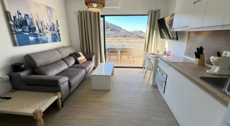 Rental apartment with hot tub & terrace — photo 4