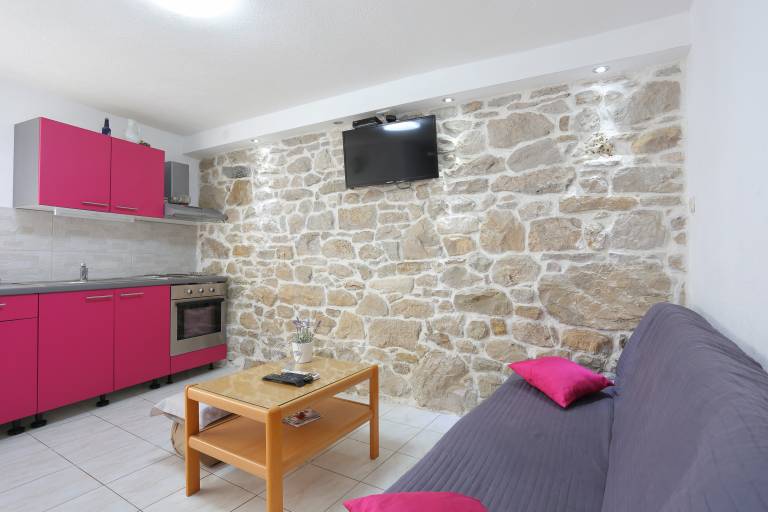Holiday apartment with terrace & BBQ — photo 2