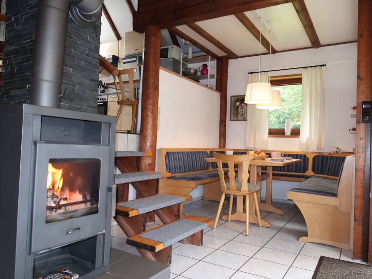 House with barbecue, terrace & pool | Perfect for remote work — photo 4