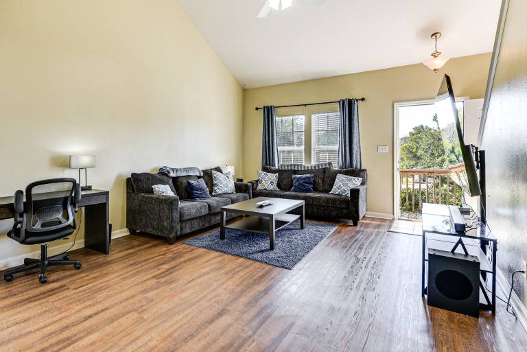 4 Mi to FSU: Pet-Friendly Townhome — photo 5