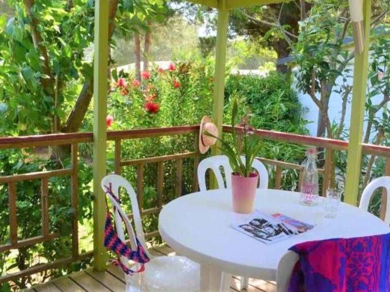 Beautiful chalet with pool & patio | Pets are welcome — photo 5