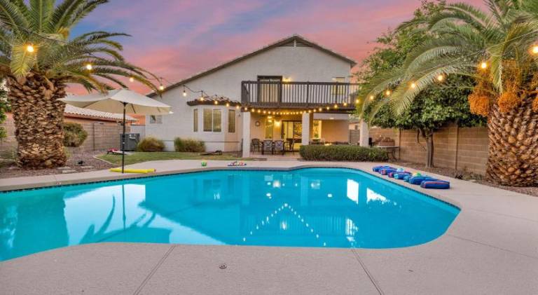 195 m&sup2; Ferienhaus