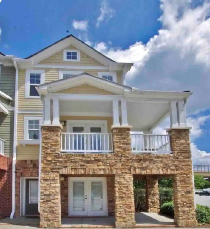 House  Brookwood Hills