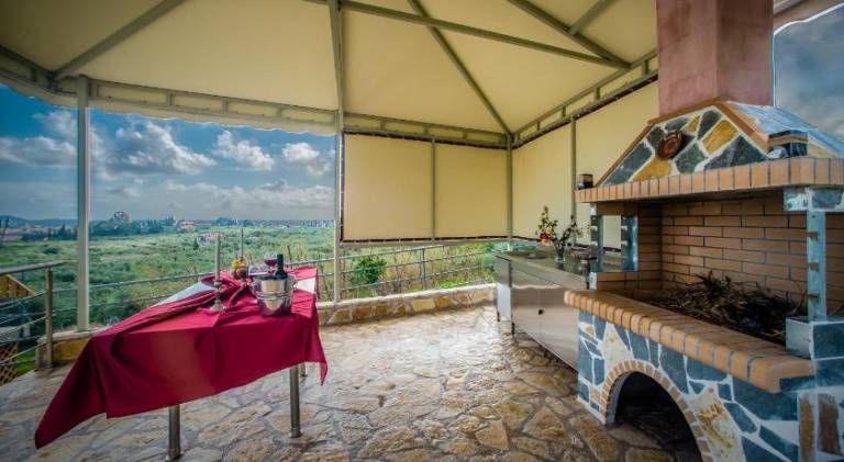 Lovely villa with patio, private pool & jacuzzi | Good for workation | Pets allowed — photo 2