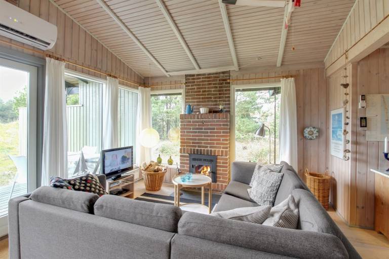 Vacation home with terrace — photo 3
