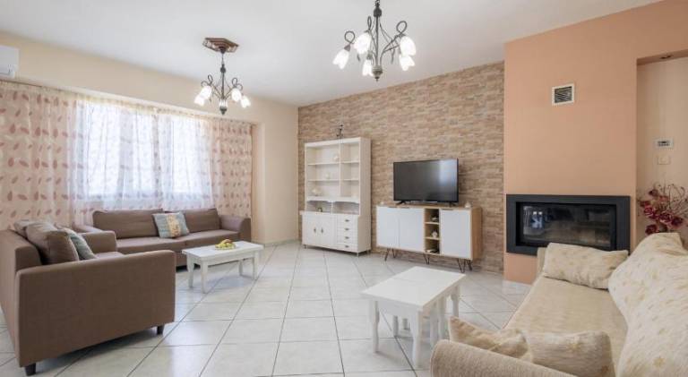 House with garden in Skopelos