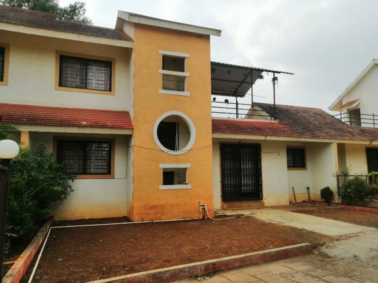 Nice bungalow with garden | Pet-friendly in Jaoli