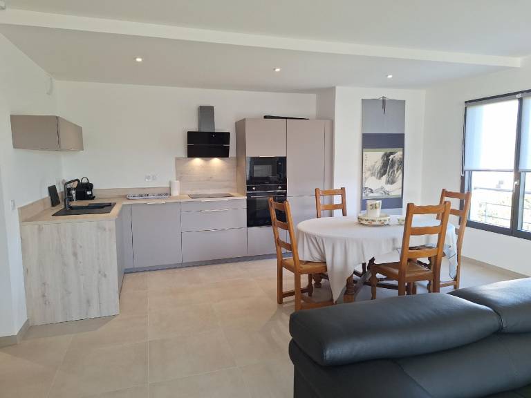Fully equipped lovely holiday apartment with pool & patio | Pets are welcome — photo 4