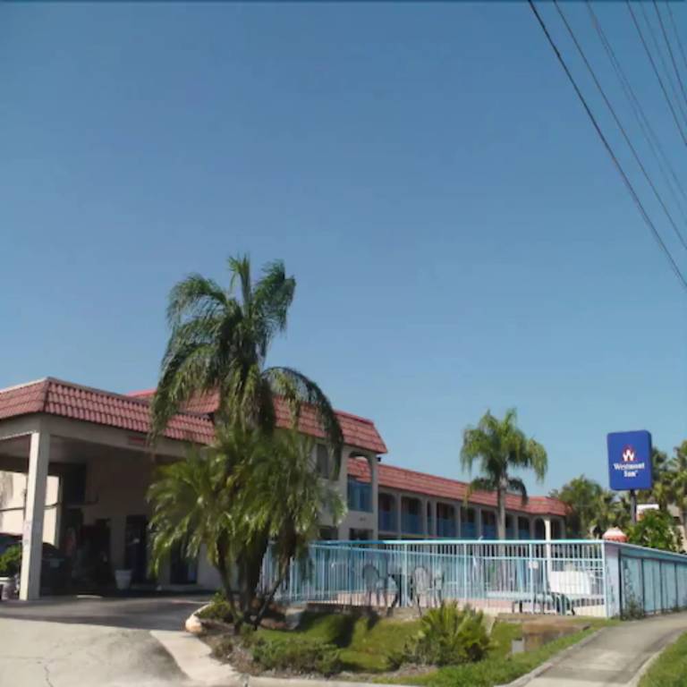 Motel  Lakeland