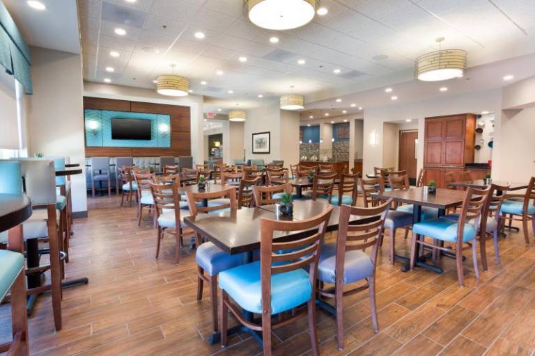 Drury Inn & Suites Burlington — photo 4
