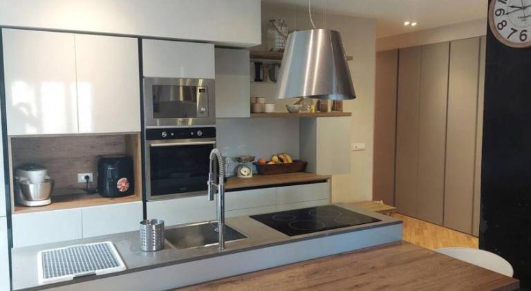 Rental apartment with 2 rooms for 5 persons in Genoa