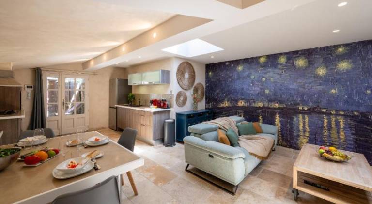 Fully equipped beautiful house with jacuzzi & terrace | Perfect for remote work | Pets allowed — photo 2