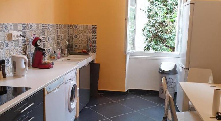 Apartment | Close to Popes' Palace — photo 3