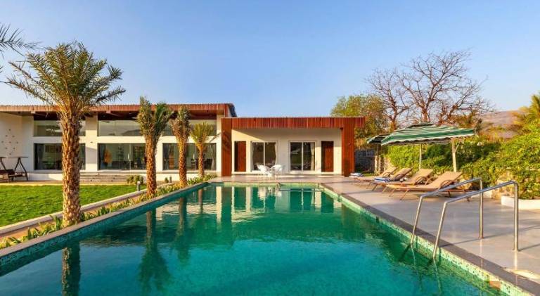 Spacious villa with jacuzzi, garden & private pool | Pets allowed — photo 5