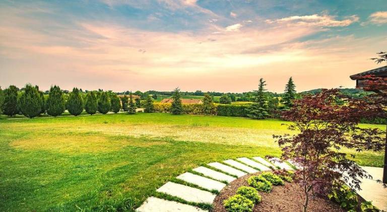 Farm with terrace & yard in Mantua