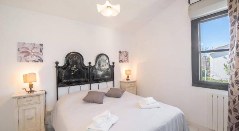 Apartment with 2 rooms for 5 persons — photo 2