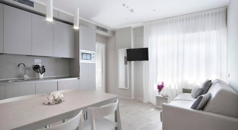 Serviced apartment with terrace — photo 2
