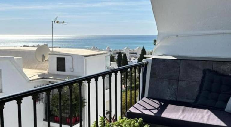 Wonderful apartment with private pool & patio | Next to the beach | Perfect for remote work | Pets are welcome — photo 4