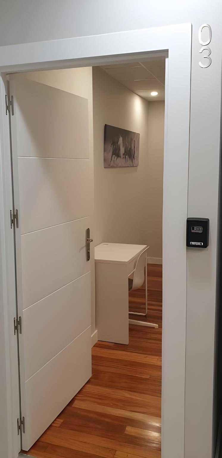 Room private bathroom next to Guggenheim. Parking — photo 5