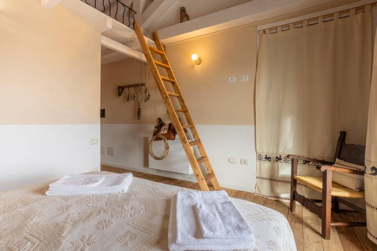 Private room Gergei
