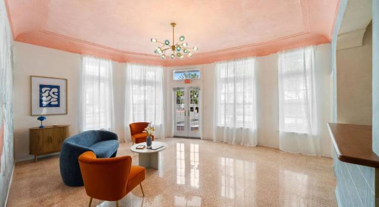 Blue Flamingo Suites — photo 2