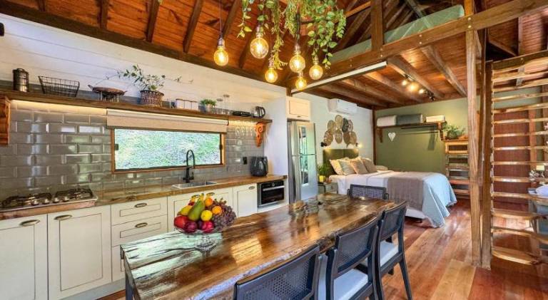 Spacious lodge with terrace, hot tub & garden | Suitable for remote work | Pet-friendly — photo 5
