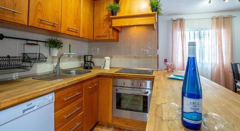 Pleasant villa with jacuzzi | Close to the beach | Pet-friendly — photo 4