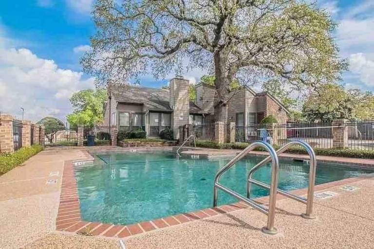 Condo West Arlington