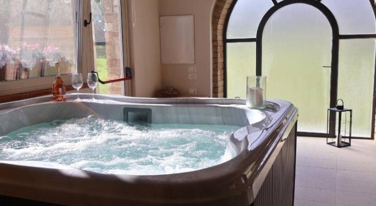 Rental apartment with jacuzzi & pool — photo 5
