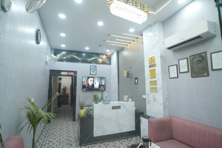 Hotel Adhiraj Inn