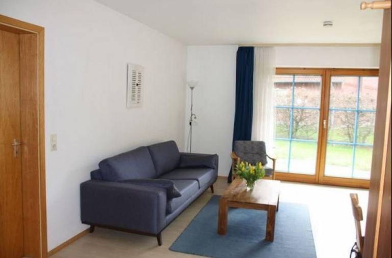 Komfortable Ferienwohnung Sonnenuhr mit Garten, überdachter Terrasse und WLAN in Petersdorf — photo 3