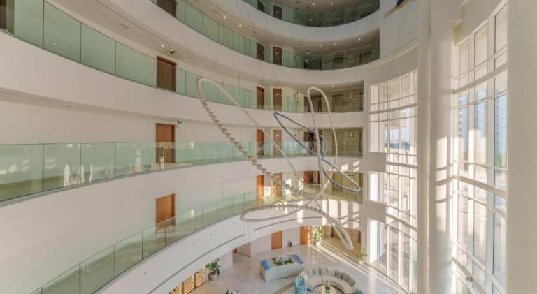 Dejaview Stays Luxury Apartment with Private Terrace, Burj & Sea View — photo 5
