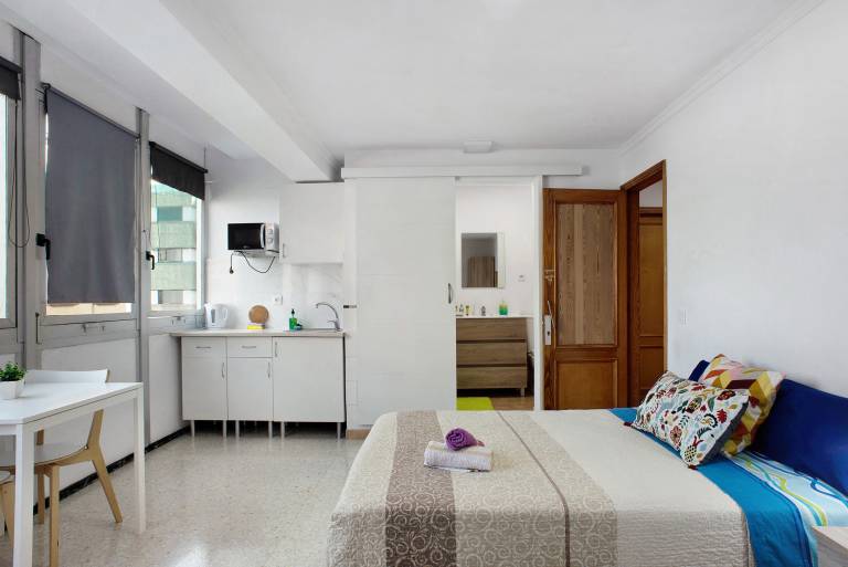 Studio with fast internet | Next to Triana | Mountain view — photo 4