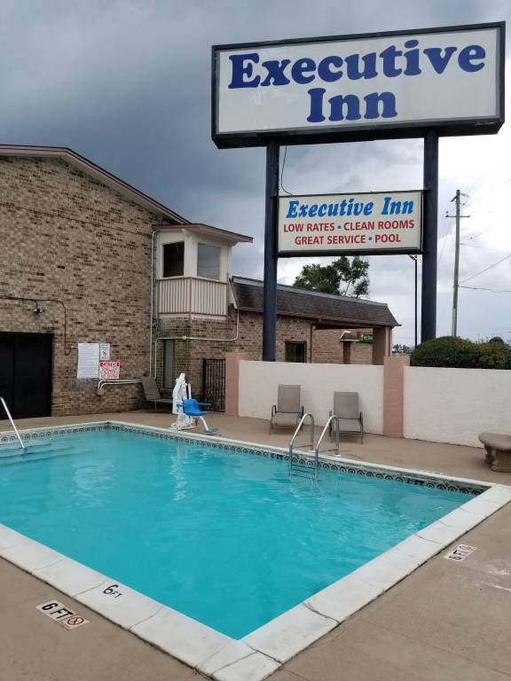Motel  Lost Creek