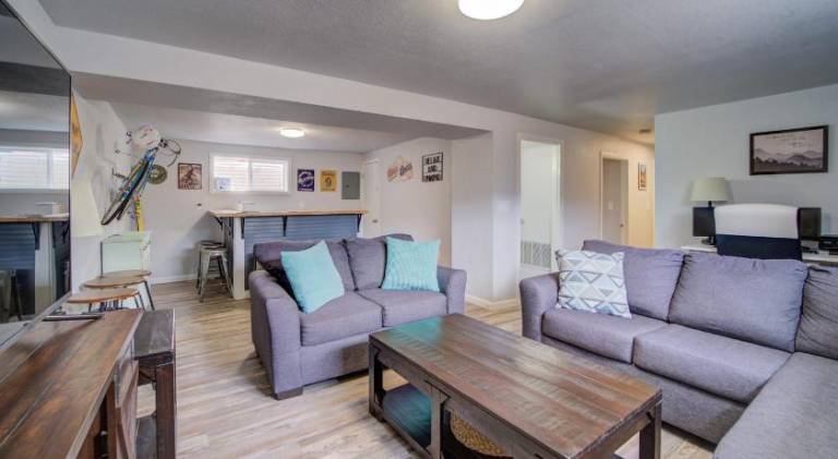 House with grill & garden in Colorado Springs, CO