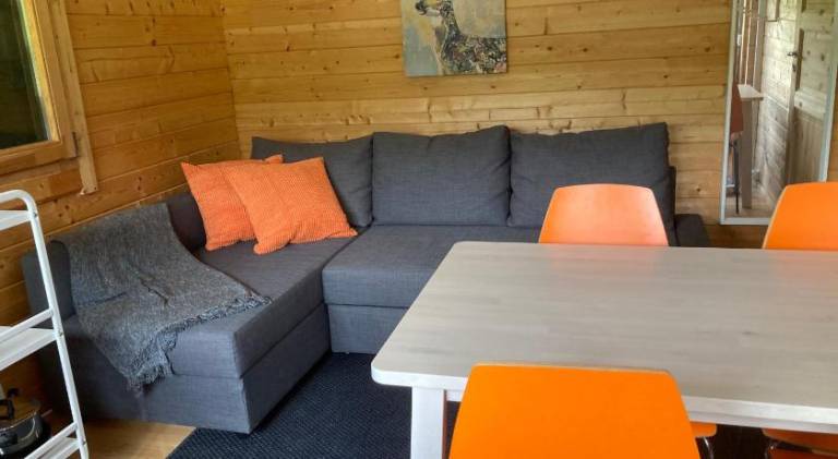 Wonderful lodge with yard & patio | Pet-friendly — photo 2