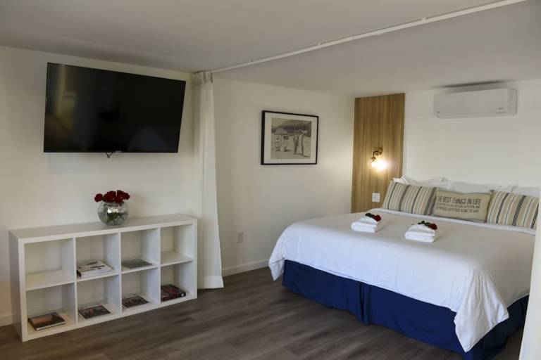 Motel  Dennis