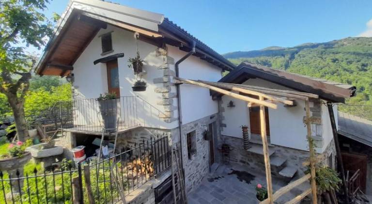Vacation home with 2 rooms for 6 persons in Cannero Riviera