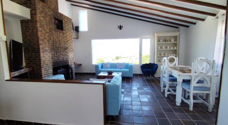 Vacation home with pool — photo 3