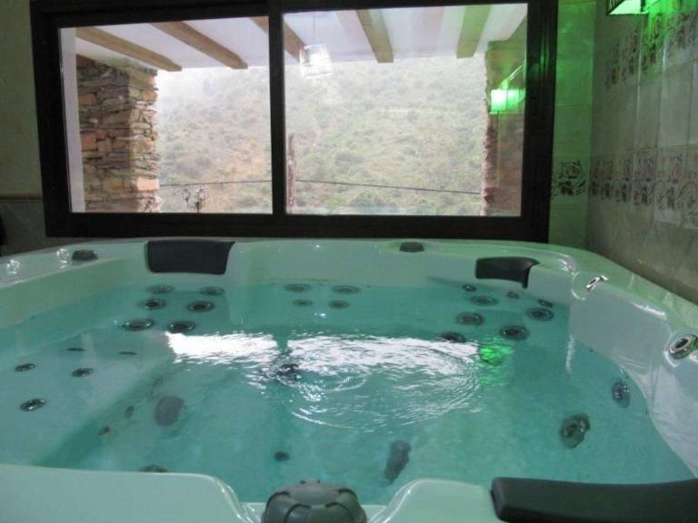 House with terrace, pool & barbeque — photo 4