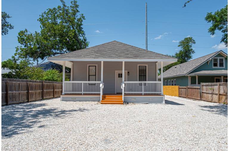 Walk to Riverwalk 3BR 2BA Gem Near Fun Downtown