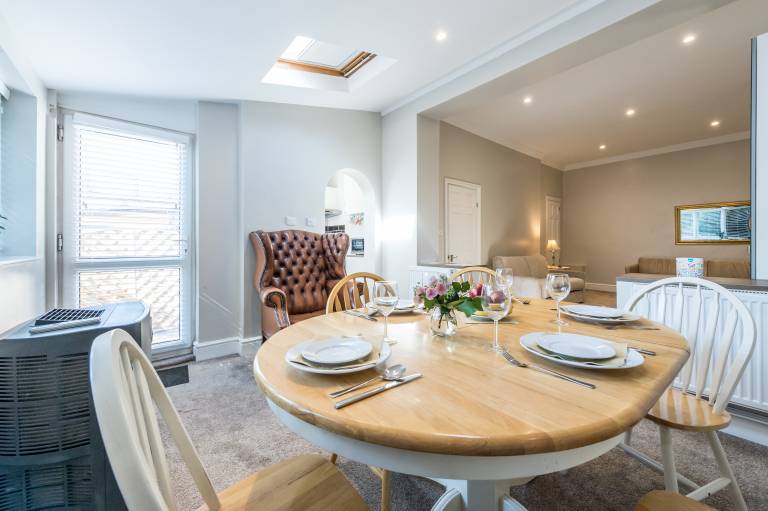 Holiday apartment with 2 rooms for 6 persons — photo 2