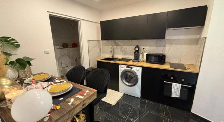 Apartment with hot tub — photo 3