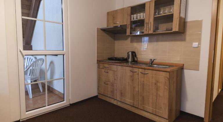 Holiday apartment with terrace & yard — photo 4