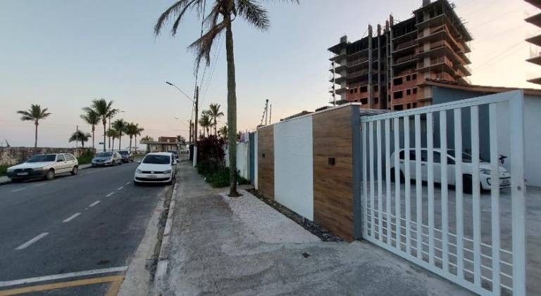 Suites a 50m praia do SESC BERTIOGA, Ar condicionado, TV, WIFI, estacionamento, saida 15h — photo 2