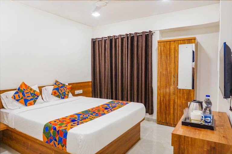 FabHotel Royal Palace Inn Lal Mahal