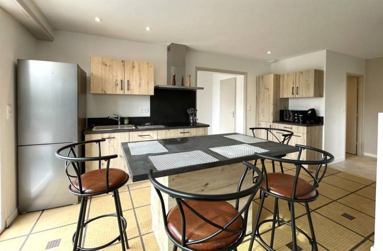 Gite with patio, barbecue & yard — photo 2