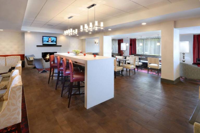 Hampton Inn Raleigh-Capital Blvd North — photo 2