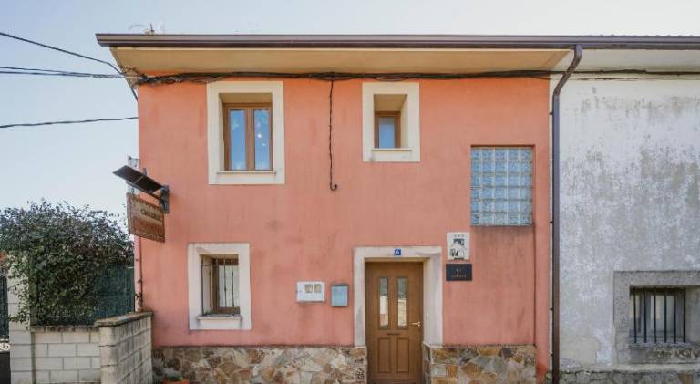 House with BBQ & yard in Burgos